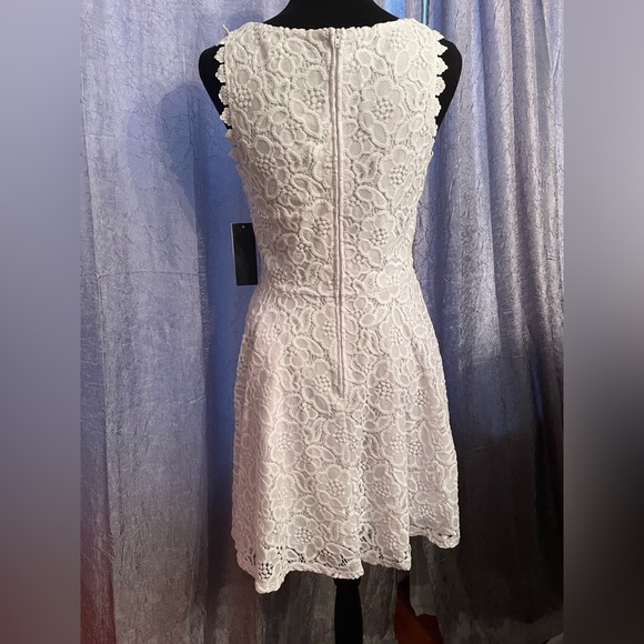 NWT White lace dress - Picture 3 of 8
